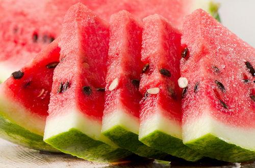 吃咸瓜干搞笑视频,搞笑视频带你领略咸与甜的奇妙碰撞