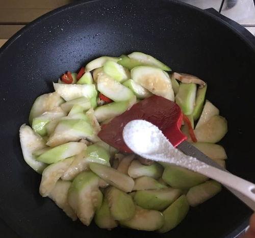 瓠瓜可以炒菜了吃吗视频,美味家常菜谱分享
