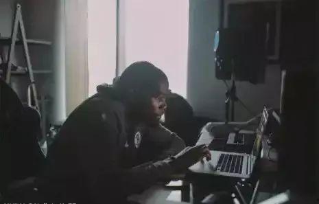 吃瓜大哥二哥三哥视频,揭秘视频背后的欢乐与温情