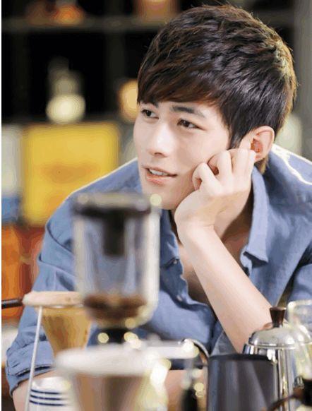 陈学冬吃红瓜视频,趣味视频引网友热议