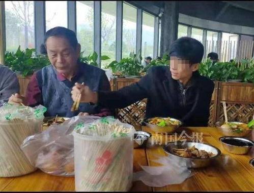 柳州一家人吃瓜事件视频,一场引发网友热议的家庭纠纷